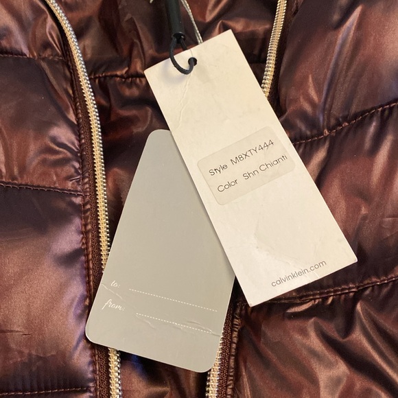 NWT Calvin Klein Performance Women's Puffer Vest Burgundy Size M. NWT - Picture 3 of 7